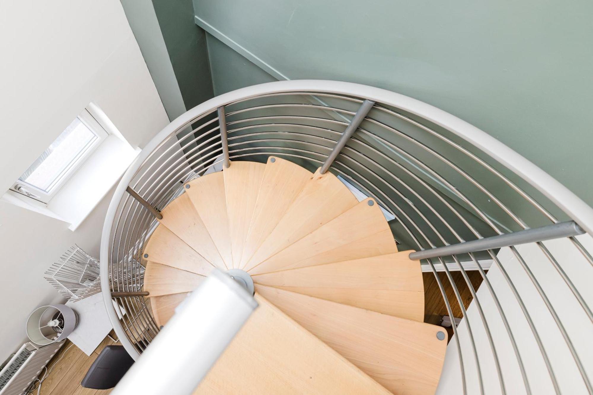 Joivy Stylish Apartment With Balcony In Old Town Edimburgo Esterno foto