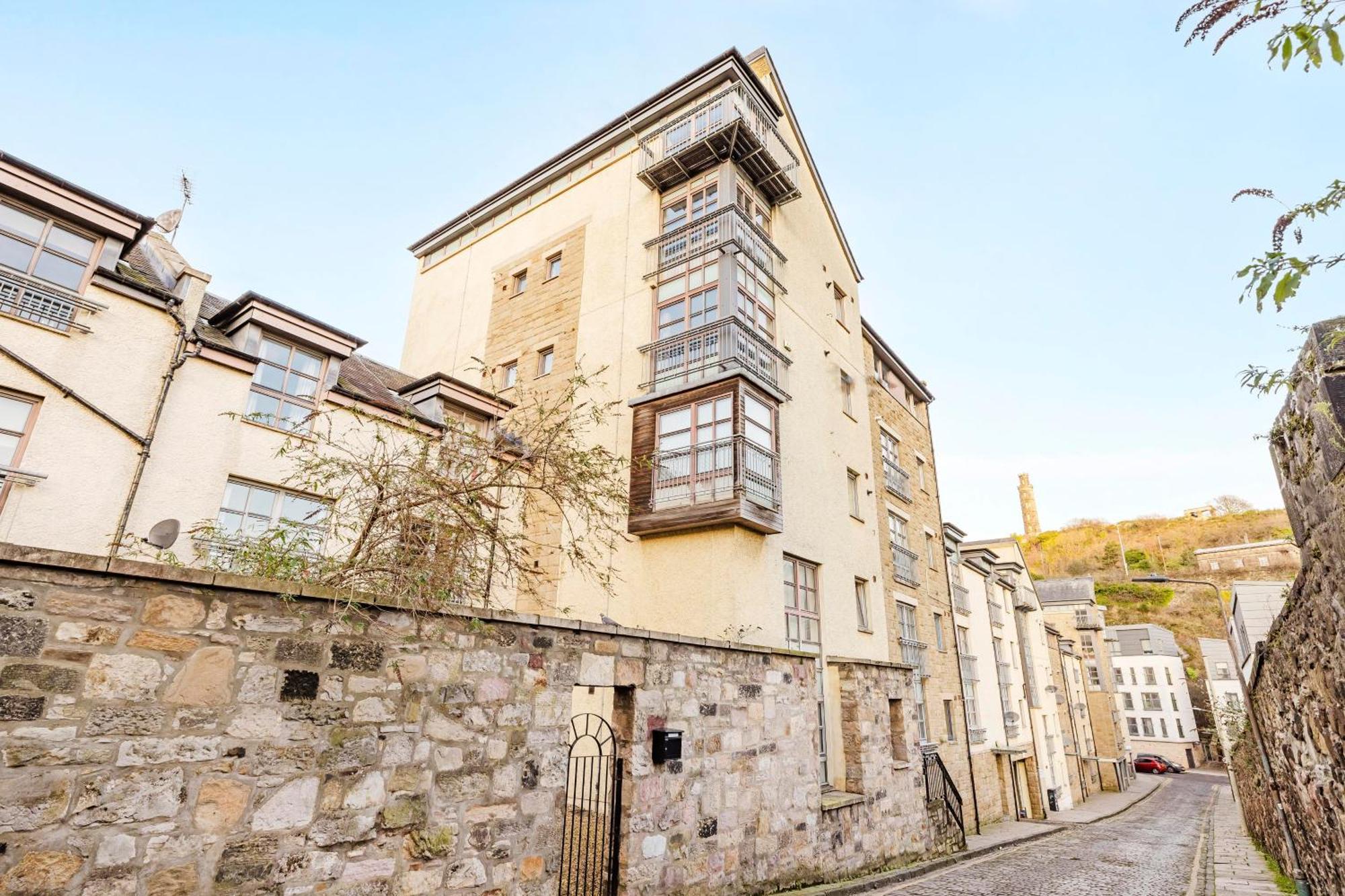 Joivy Stylish Apartment With Balcony In Old Town Edimburgo Esterno foto