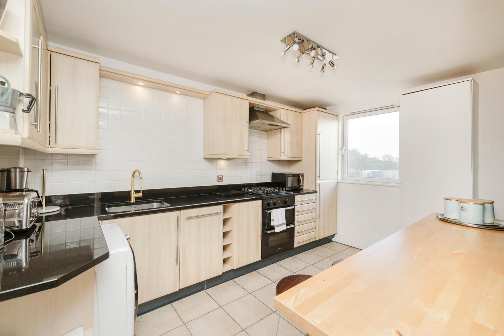 Joivy Stylish Apartment With Balcony In Old Town Edimburgo Esterno foto