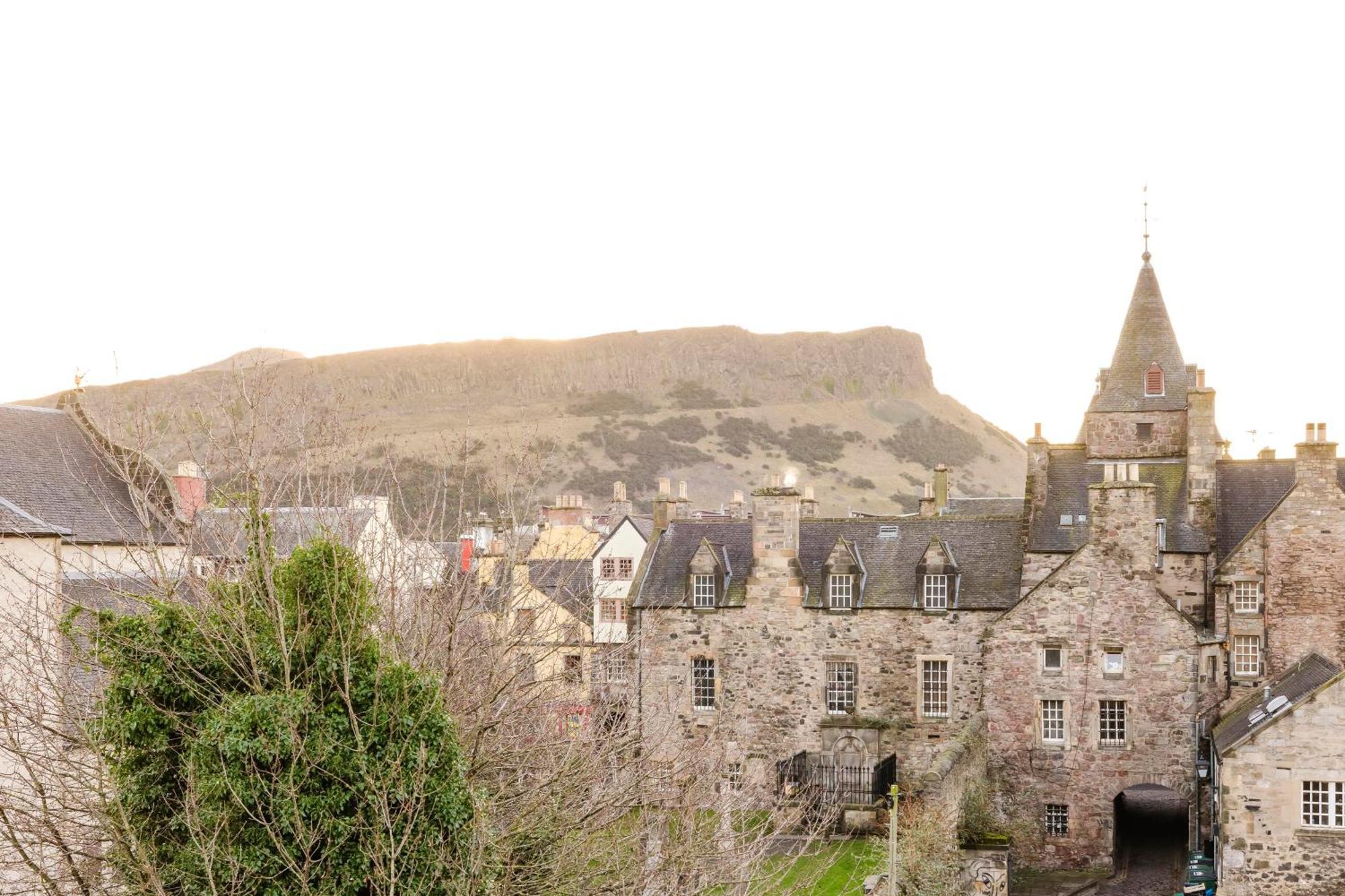 Joivy Stylish Apartment With Balcony In Old Town Edimburgo Esterno foto