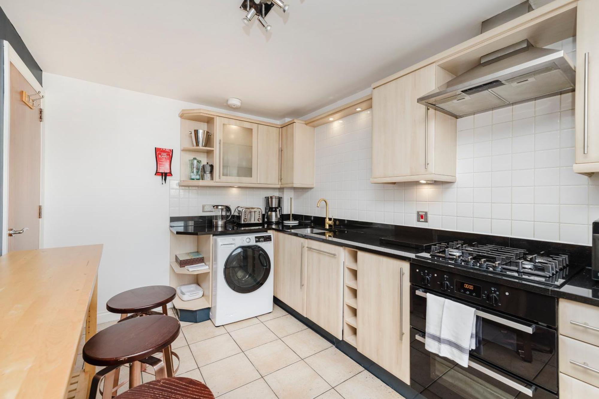 Joivy Stylish Apartment With Balcony In Old Town Edimburgo Esterno foto