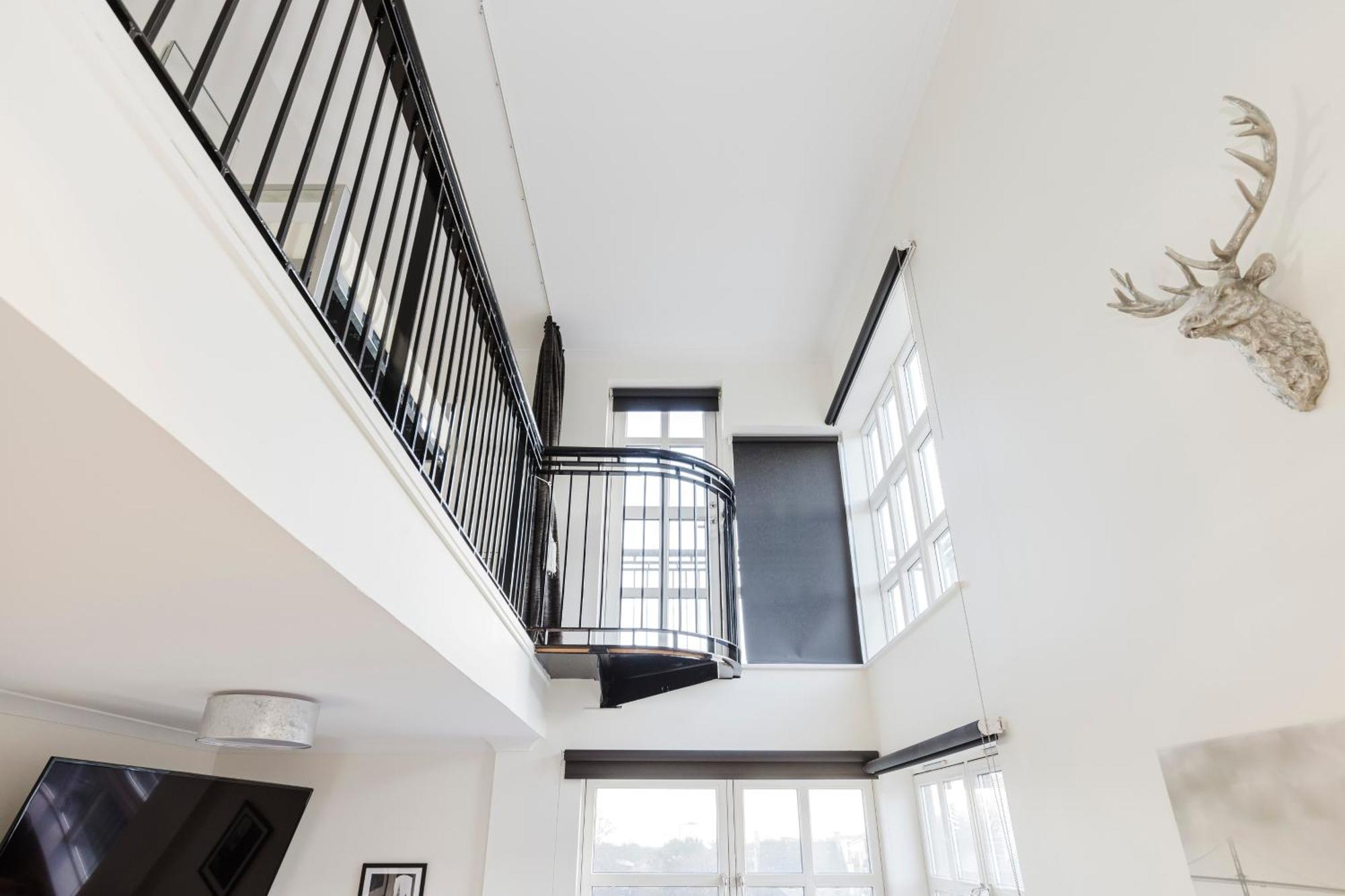 Joivy Stylish Apartment With Balcony In Old Town Edimburgo Esterno foto