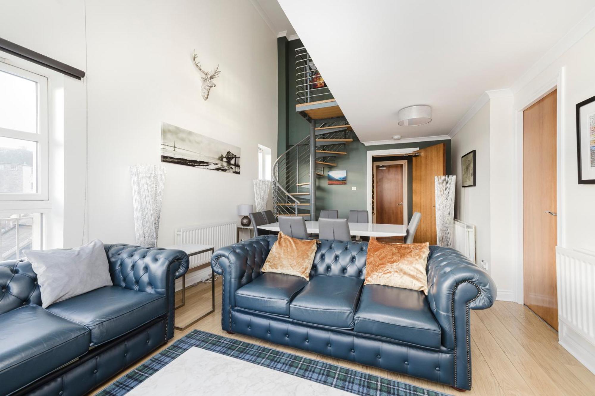Joivy Stylish Apartment With Balcony In Old Town Edimburgo Esterno foto